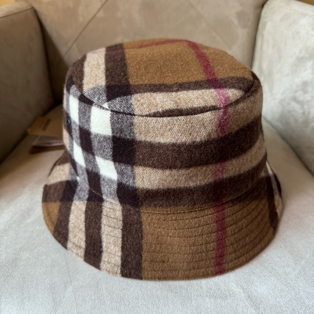 BURBERRY Check Wool Bucket Hat XL NWT